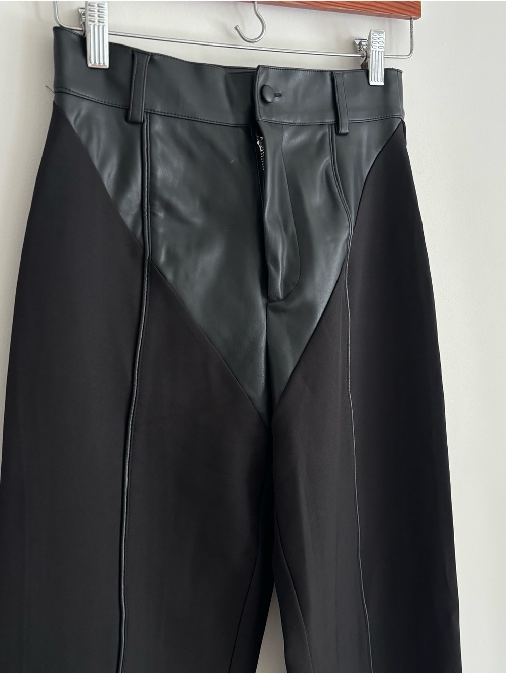 Manieré de Voir women’s panel black leather tailored pants size 4 - Picture 3 of 8